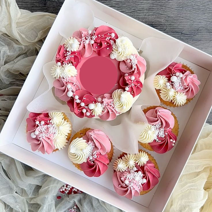 Sweetheart Bento Box- Mini Cake 5 Cupcakes, Vanilla flavored