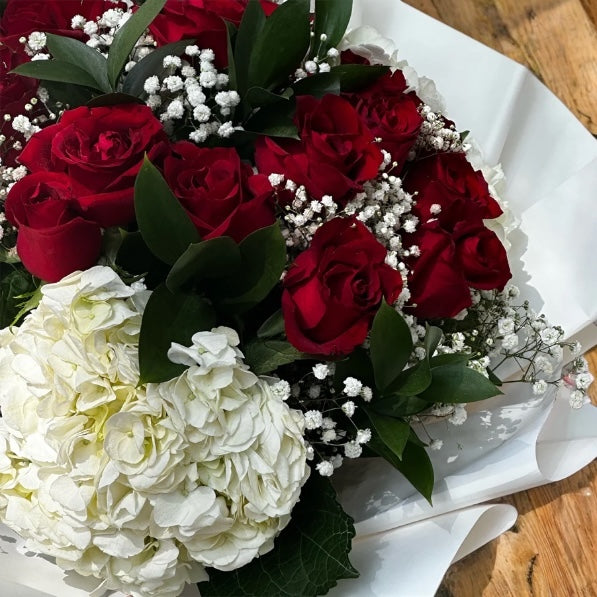 Amour Hand Bouquet: A Passionate Embrace of Love and Elegance