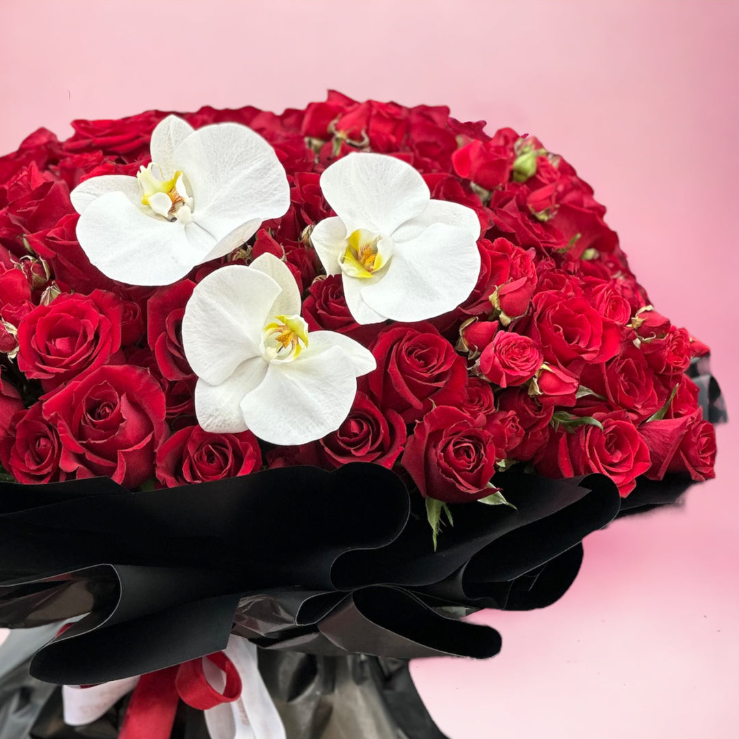 buy red rose hand bouquet