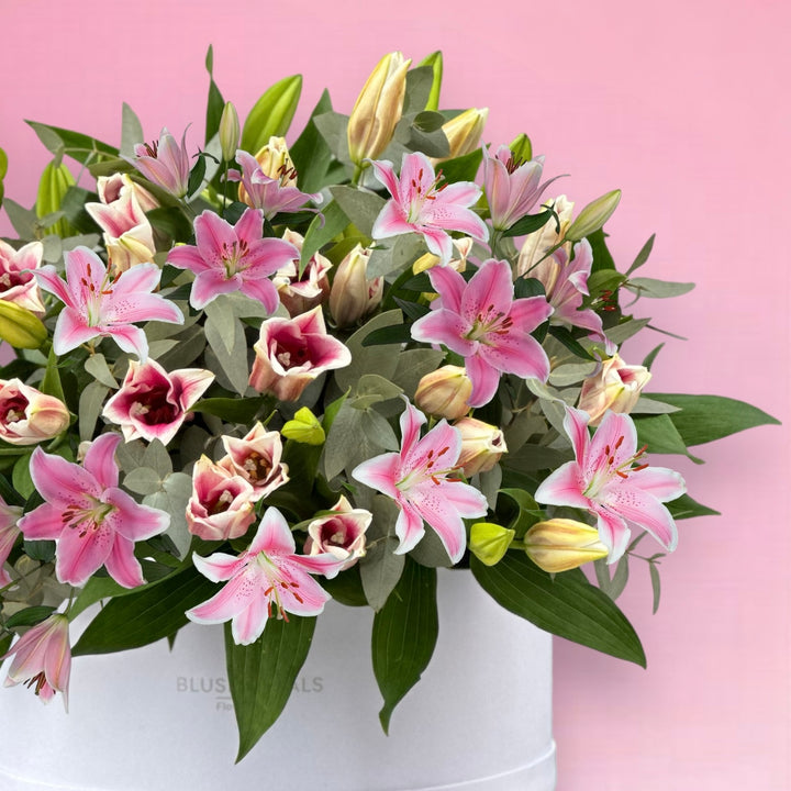 Buy lilies bouquet in Dubai