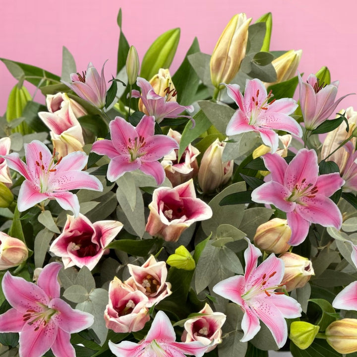 Buy lilies bouquet Dubai
