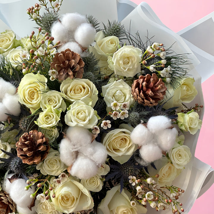 Buy Christmas white bouquet in Dubai